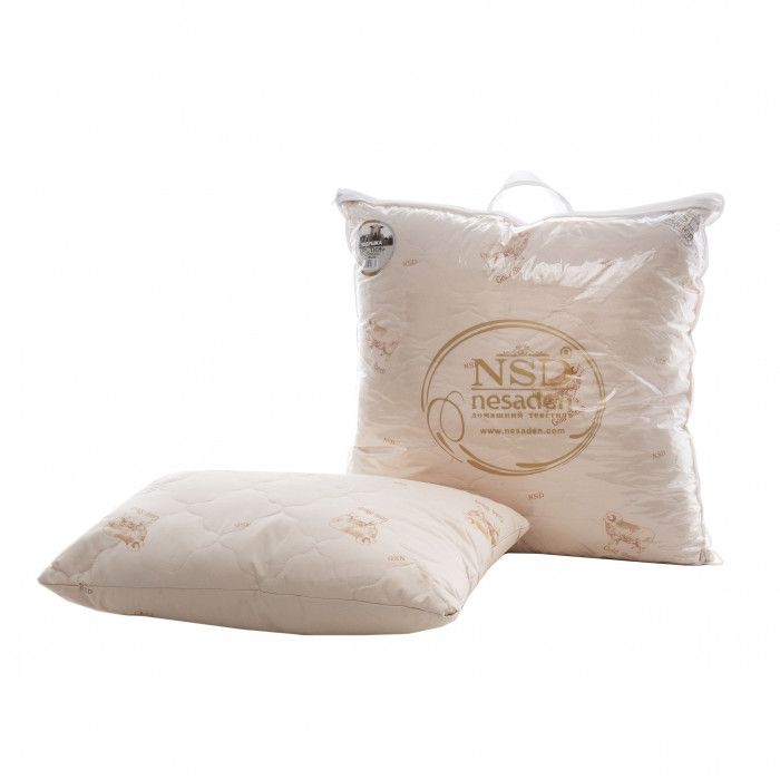 Sheep Wool pillow in gloss satin |