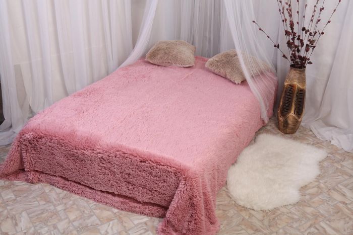 Wholesale faux fur blankets Pink